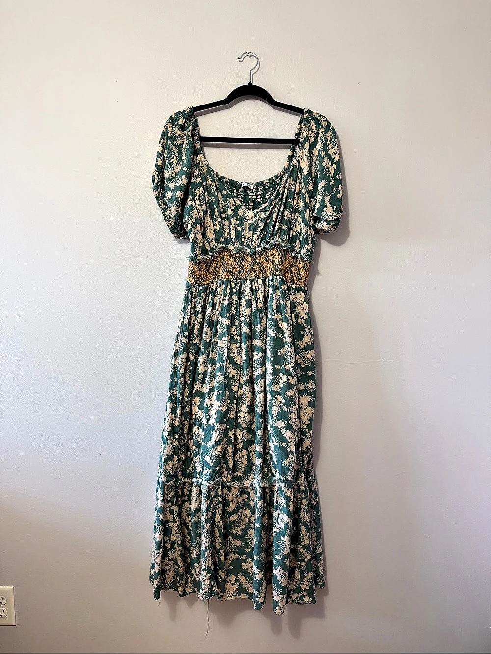 Floral Maxi Dress in Green & Beige Size XL